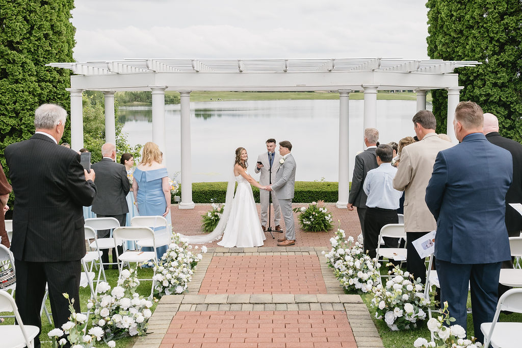 outdoor golf course wedding ceremony
