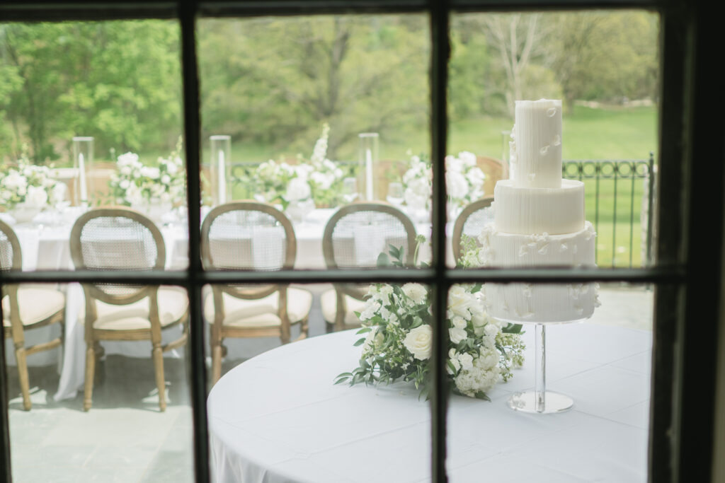 wedding reception at estate wedding venue