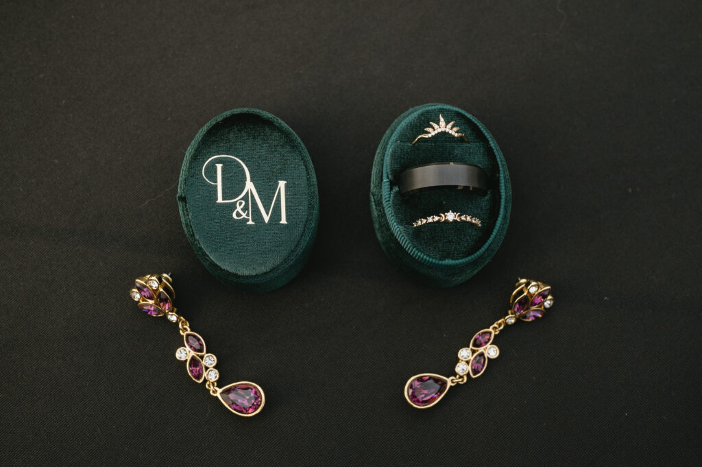 gold wedding rings
