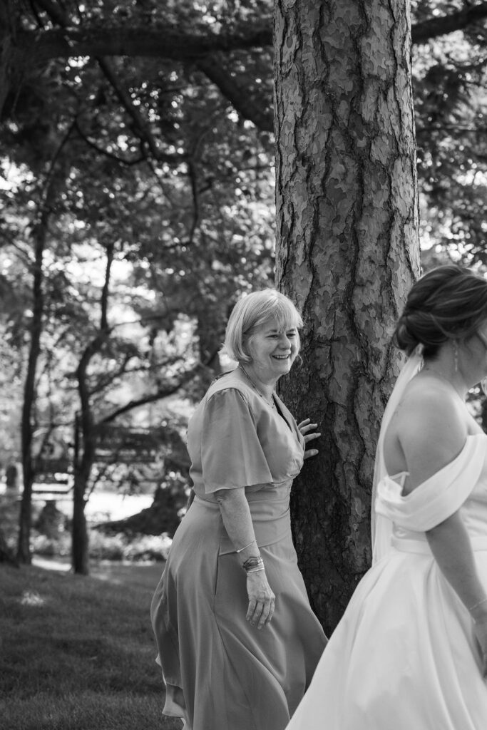 mom looking at bride